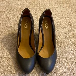Like new! Grey leather rsvp wedge.